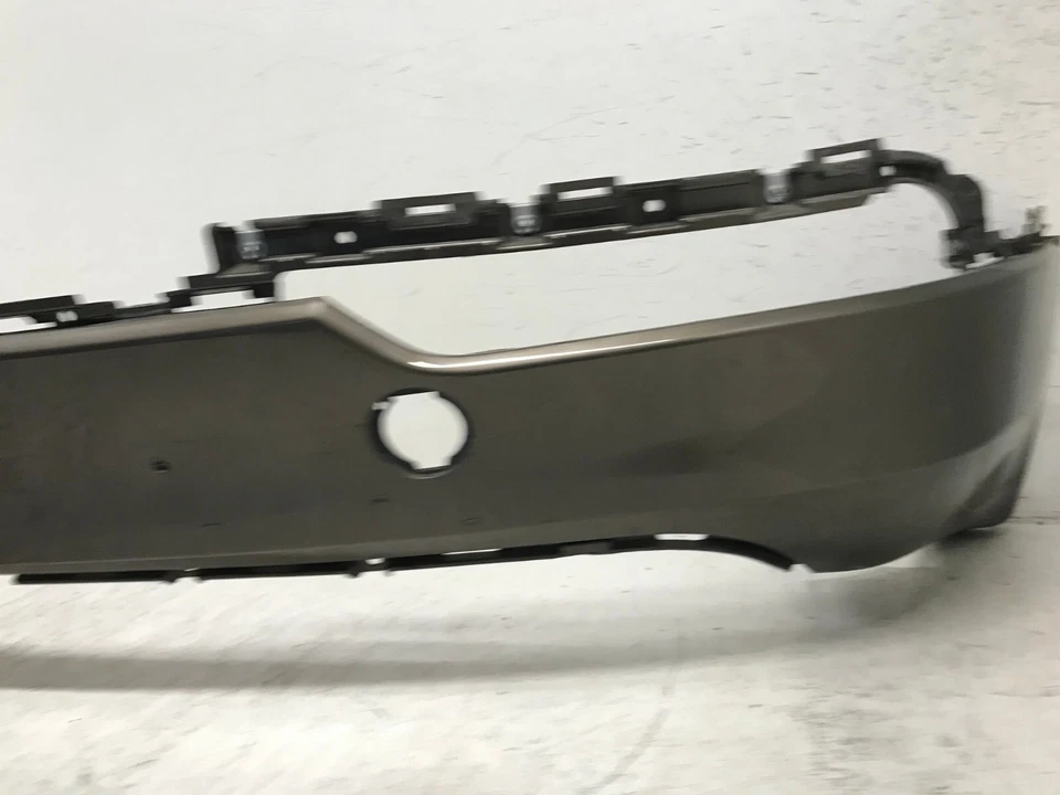 Cubierta de parachoques trasero gris 2016-2018 Buick Envision 22905067 OEM Foto 2 de 4