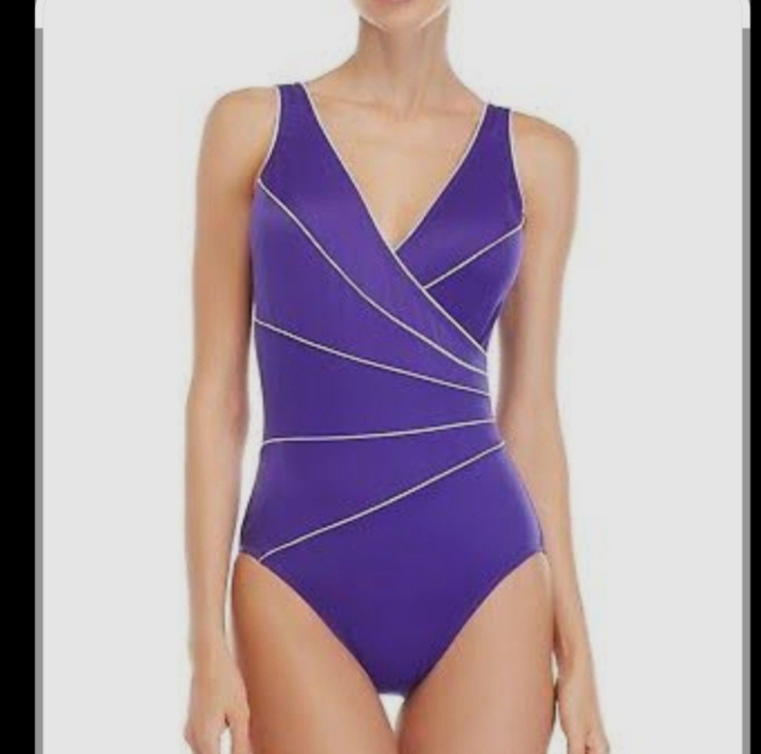 Miraclesuit Women's One Piece Size 18 Tummy Control