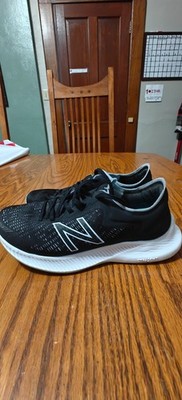 Womens New Balance Dynasot Pesu VI running shoe sz. 8D