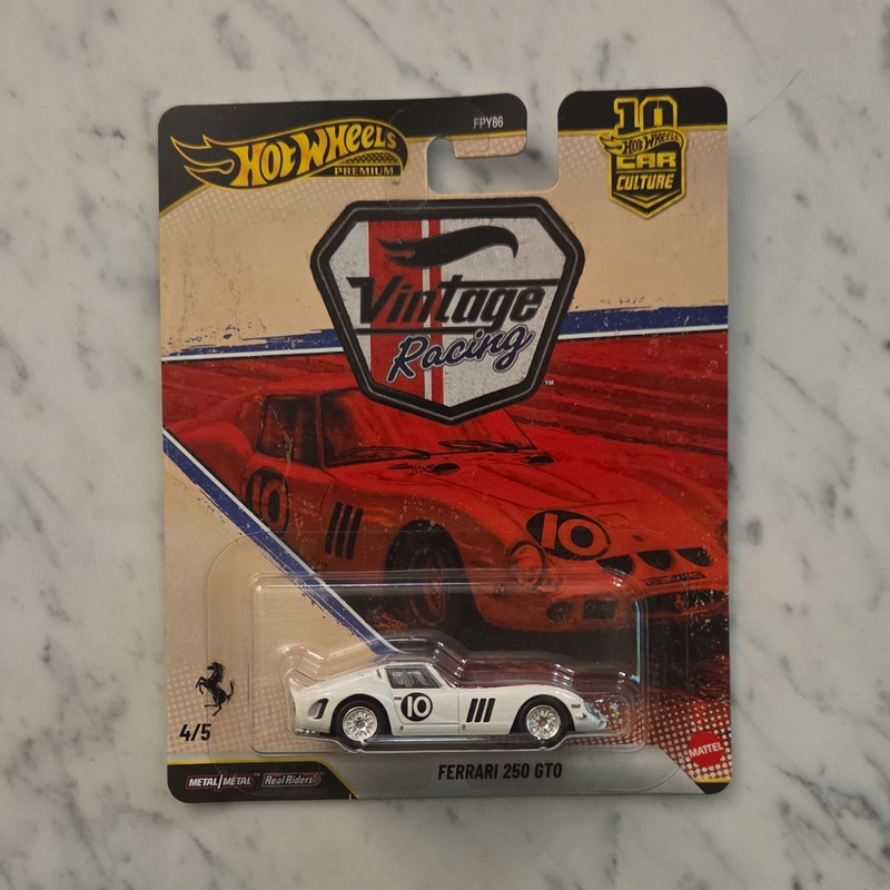 Hot Wheels Car Culture Vintage Racing Ferrari 250 GTO White Diecast Real Riders