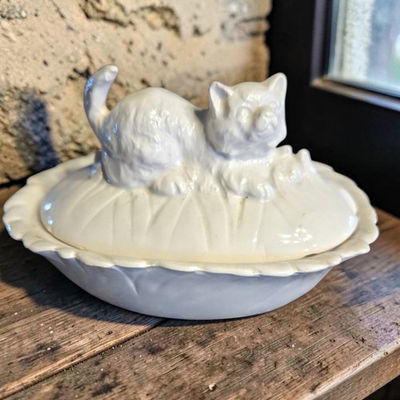 #ad Vtg White Porcelain Cat on Nest Quom Quom 1933 Japan 4.5quot; Kitty Trinket Box READ $16.00