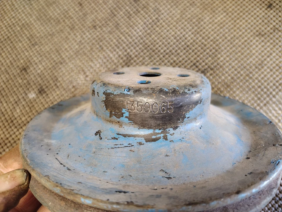 1964-67 Buick Skylark Sport Wagon Special 300 polia de bomba de água sem ar condicionado 1359065 - Imagem 3 de 4