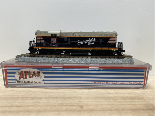 Motor diésel Atlas escala N GP-7 negro Burlington Route CB&Q #267 48206 DC solamente | Condition: Used