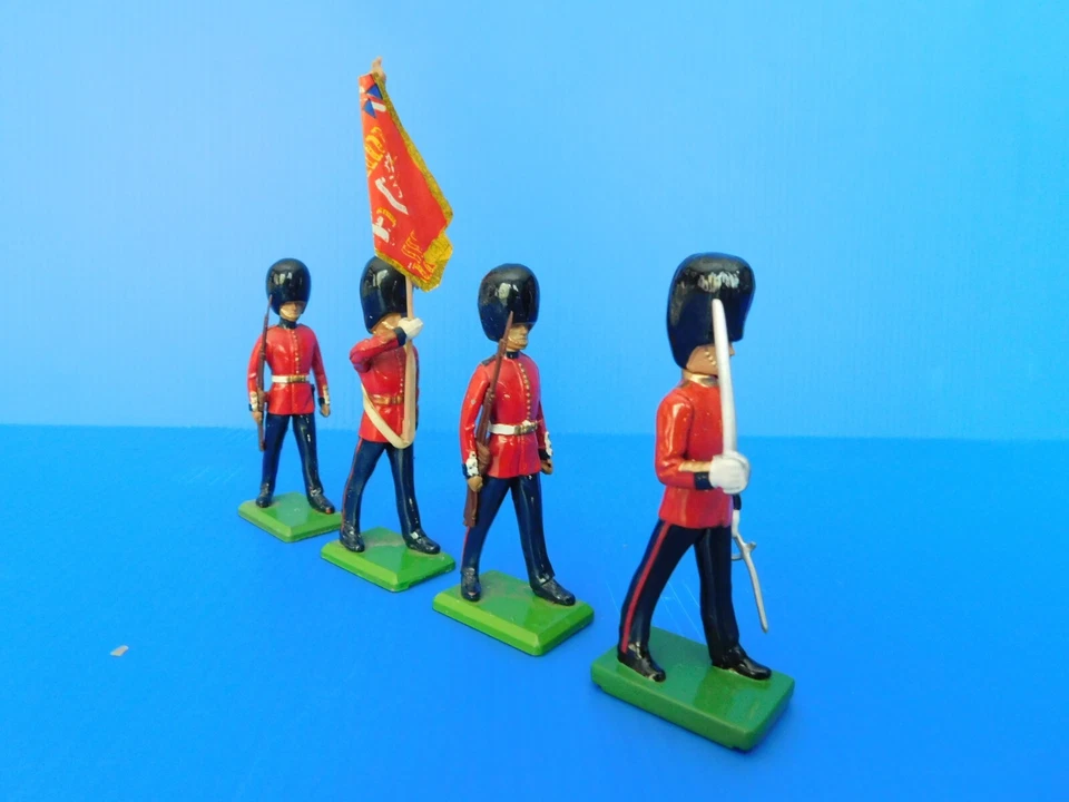 BRITAINS / ARMEE ANGLAISE LES SOLDATS DE LA REINE BELLE GARDE AU DRAPEAU - Photo 4/4