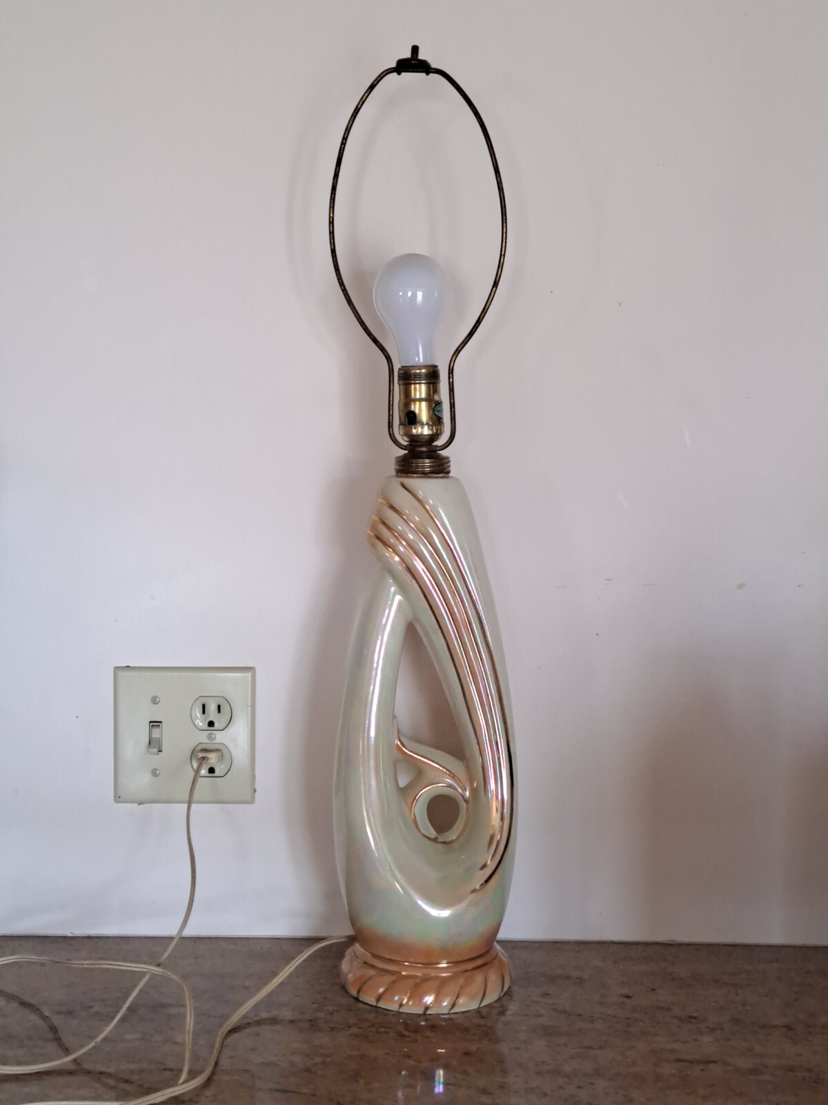 Aladdin 1940's Ceramic Porcelain Table Lamp Iridescent Retro Foliate Motif