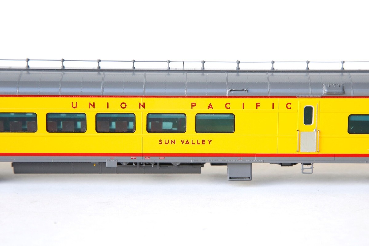 Overland Union Pacific UP Sun Valley Lounge Car #6203 OMI 3428.1