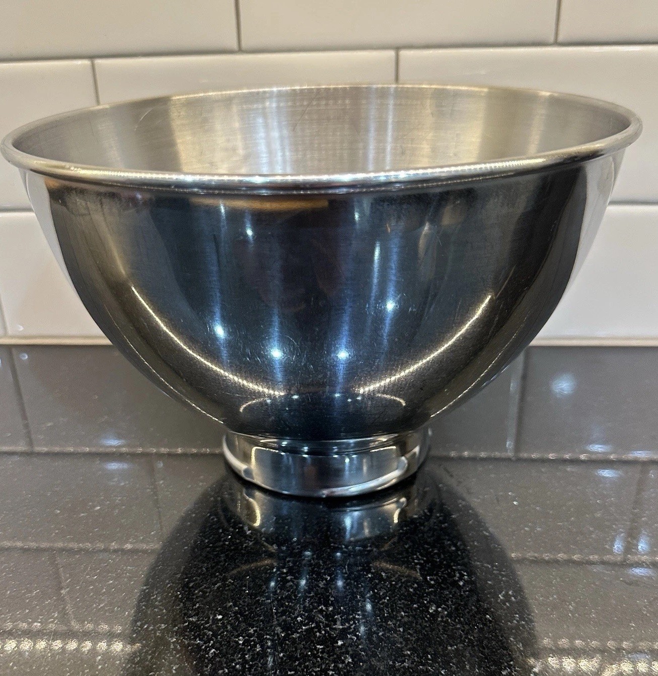 KitchenAid K30 3 Qt Stainless Steel Twist Lock Mixer Bowl Replacement Excellent Used Condition  -image