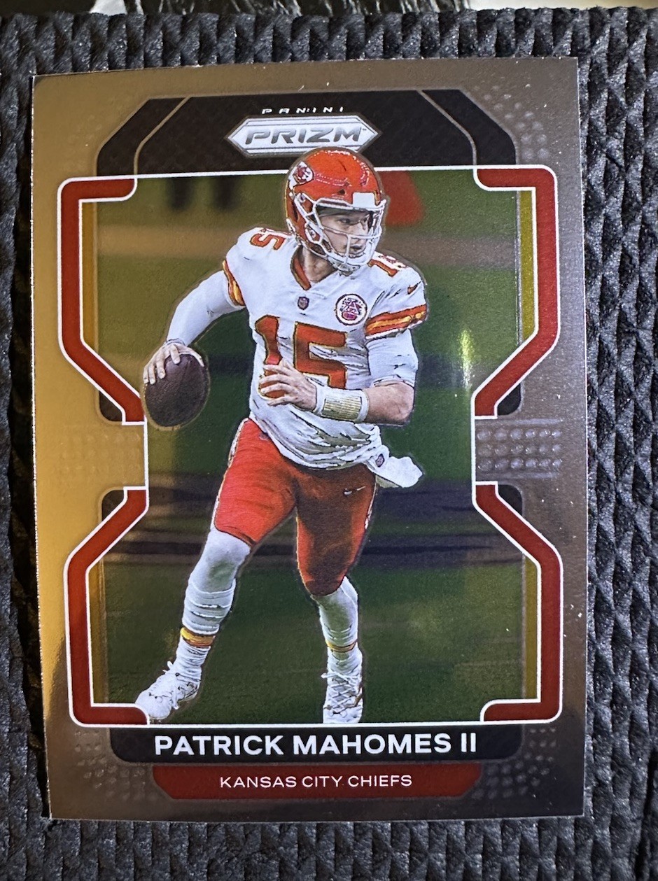 Patrick Mahomes 2021 Panini Prizm Base Card #190 Kansas City Chiefs