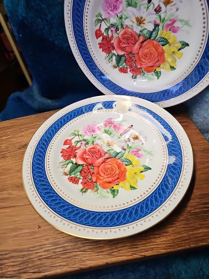 Royal Worcester Queen Elizabeth II 60th Birthday Collectors Plate X3 - Image 3 of 4