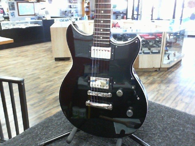 YAMAHA REVSTAR RS420 Black Steel Maple + Mahogany Body YAMAHA REVSTAR RS420 Black Steel Maple + Mahogany Body