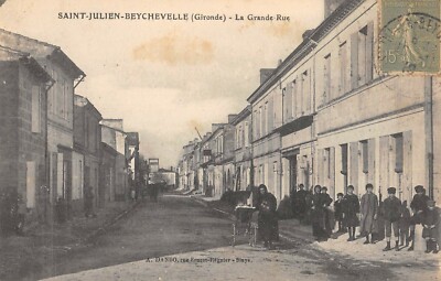 Old postcard 33 Saint Julien Beychevelle La Grande Rue