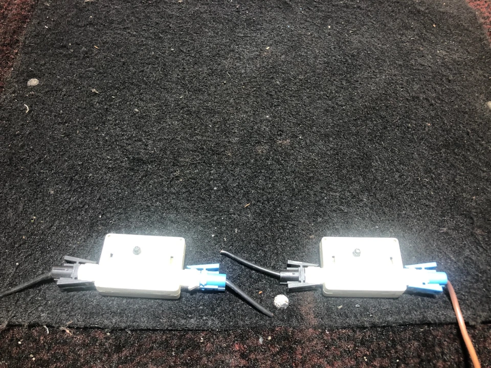 BMW X3 2006 5DR AERIAL ANTENNA TRAP CIRCUIT AMPLIFIER MODULE 6990090-03 X 1 - Image 2 of 3