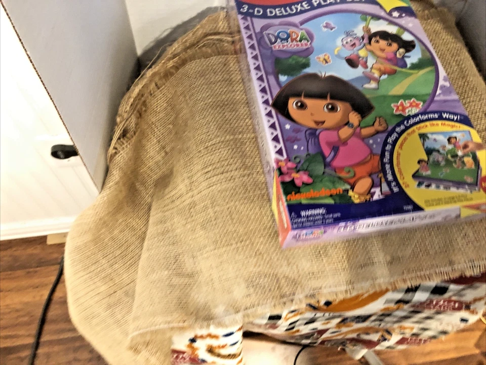 NUEVO Juego Sellado Colorforms Dora la Exploradora y Mono Púrpura 3D Deluxe Foto 3 de 4