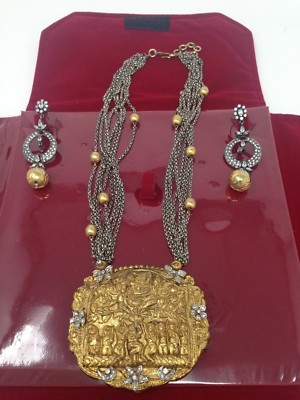 Designers ART KARAT Gold Tone Silver Necklce W Huge Pendant