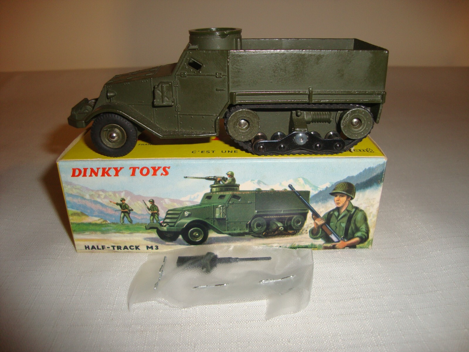 Dinky Toys ハーフトラックM3 仏製 Dinky France 822, M3 Half Track - Free Price Guide & Review