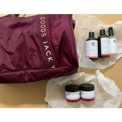 Jack Wills Ladies Gym Weekend Holiday Sports Bag With Beauty Stuff  Inside UK