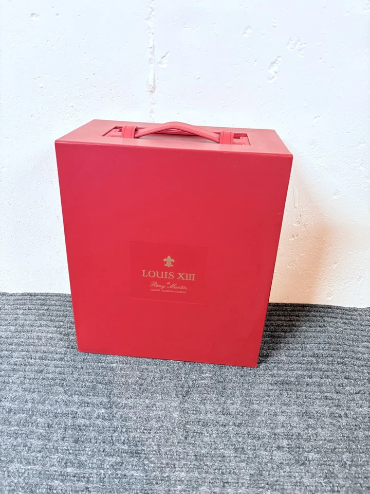 Пустая бутылка Remy Martin Louis Xlll, 750 мл, с коробкой, бакарат сверху - Изображение 3 из 4