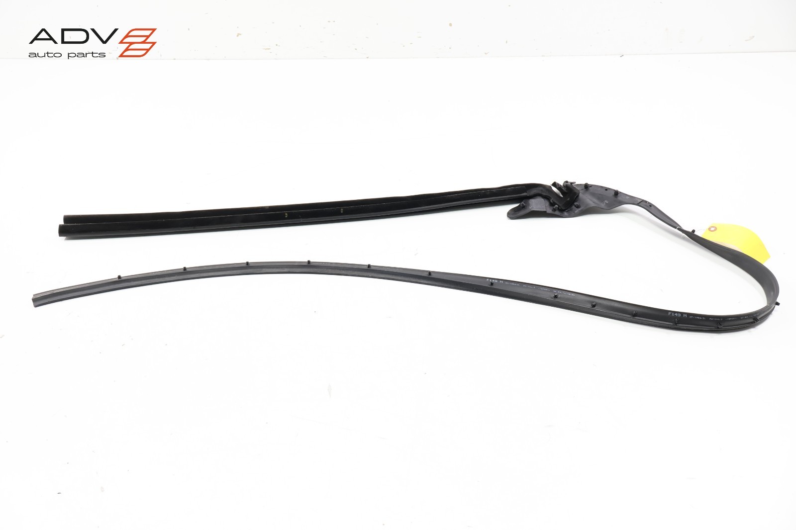 2015 - 2018 FERRARI CALIFORNIA T LEFT DRIVER SIDE DOOR WEATHERSTRIP SEAL OEM