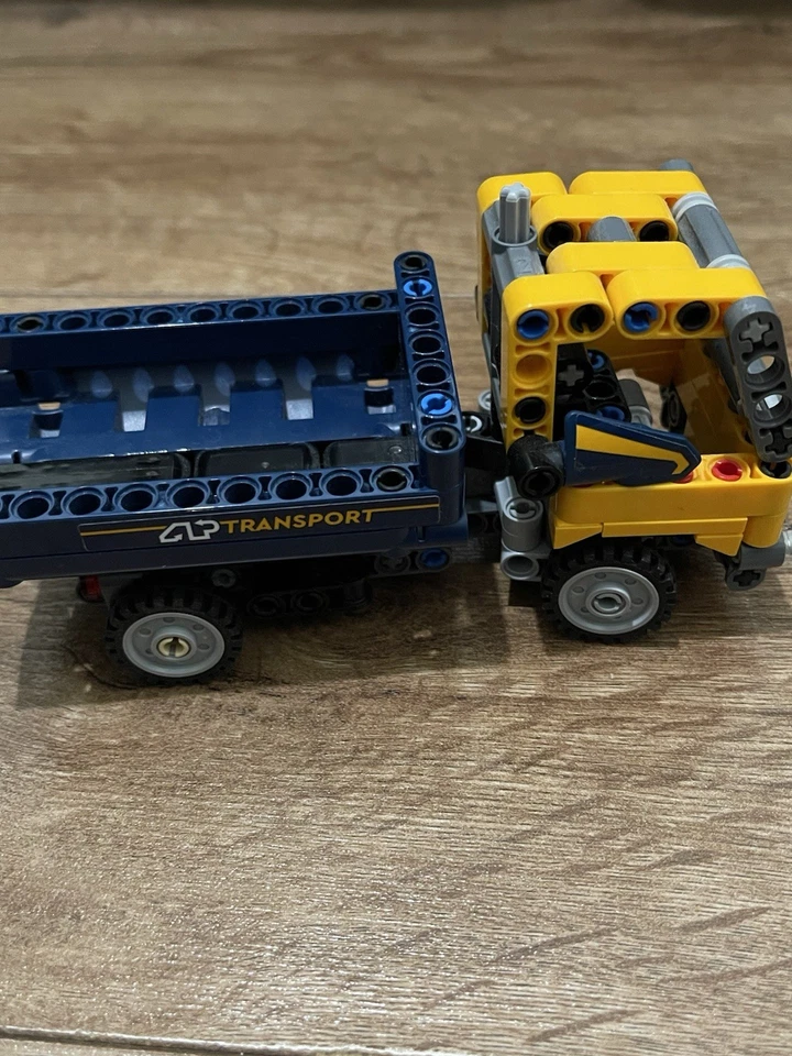 LEGO Technic 42147 Dump Truck, photo 2 of 5