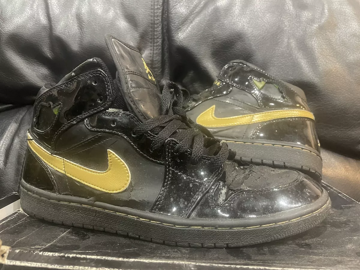 03 NIKE AIR JORDAN 1 RETRO OG PATENT LEATHER BLACK METALLIC GOLD 136085-070 10.5