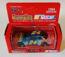 1/64 Racing Champions 24 Jeff Gordon DuPont Automotive Finishes 1994