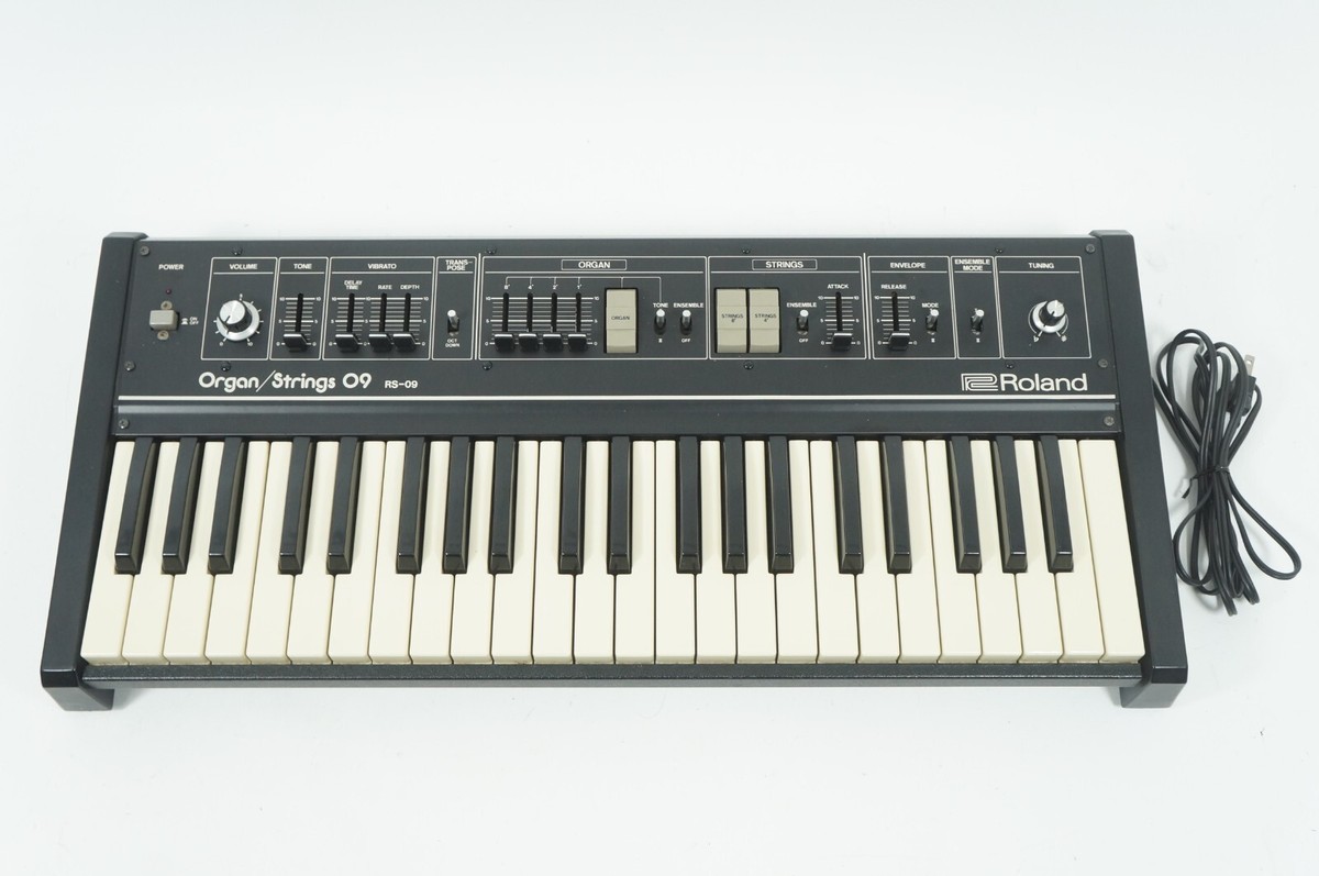 Roland RS-09 Organ / Strings 09 Vintage Analog Synthsizer Roland RS-09 Organ / Strings 09 Vintage Analog Synthsizer