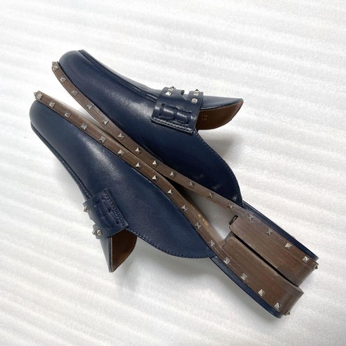 Valentino RockStud Leather Flat Sandals Mules size 38 Navy Blue Closed Toe Flat - Imagen 24 de 24