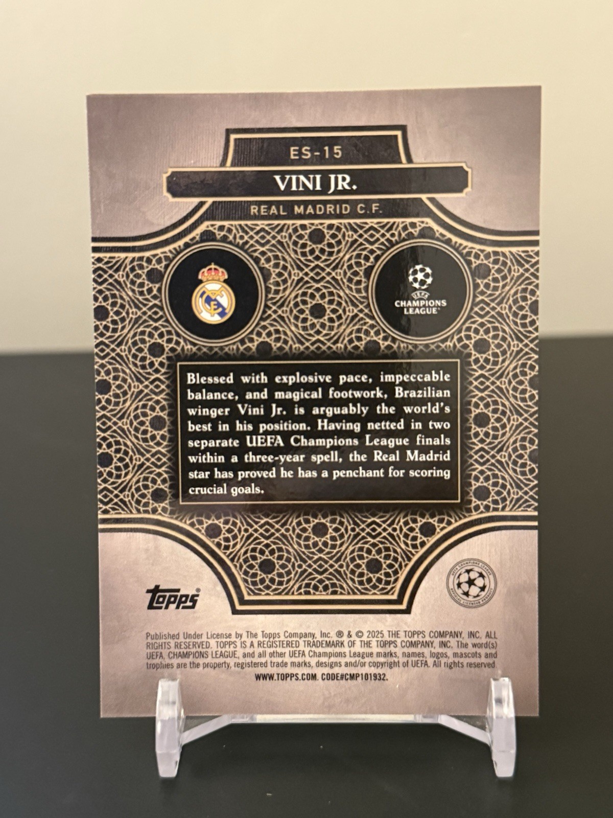 2024-25 Topps Merlin UEFA UCC - Elite Society Vini Jr. B&W Vintage Mojo /35 view 2