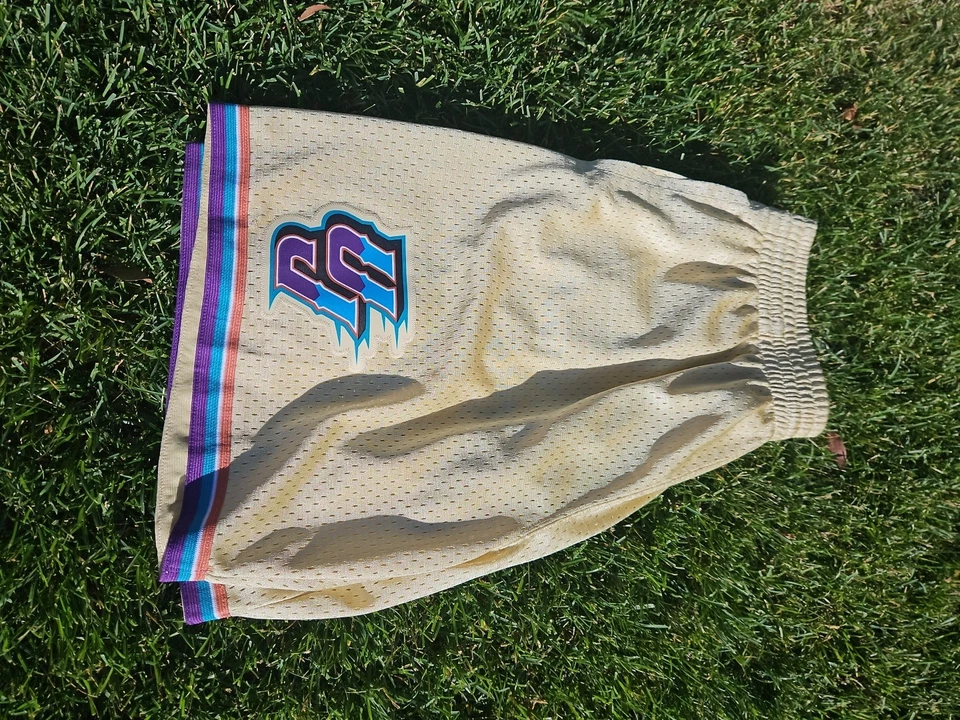 Pantalones Cortos Mitchell & Ness NBA Oro Utah Jazz Swingman 1996-97 Talla XL Foto 4 de 4