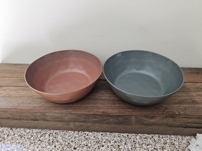 2 Bee & Willow Green Brown Speckle Plastic Melamine All Purpose Bowls