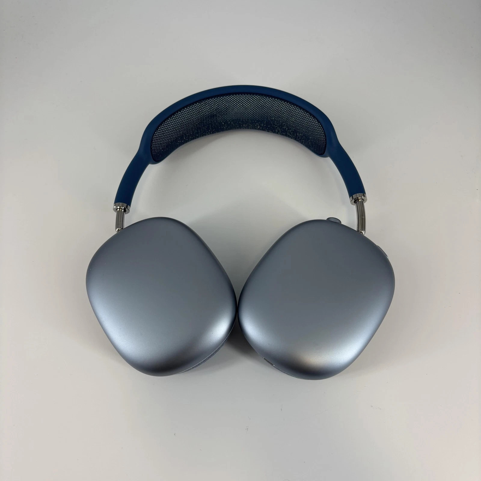 AirPods Max Lightning Blue w/ Charger - Excellent 