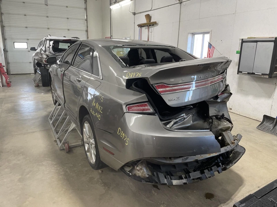 Used Washer Fluid Reservoir fits: 2016 Lincoln Mkz  Grade A Foto 2 de 4