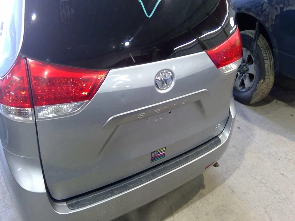 (LOCAL PICKUP ONLY) Trunk/Hatch/Tailgate Le Fits 11-20 SIENNA 954619 Foto 2 de 4