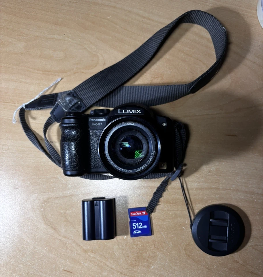 Panasonic Lumix DMC-FZ7 Digital Camera Black, 2.5" LCD Screen, 6MP, photo 1 of 5