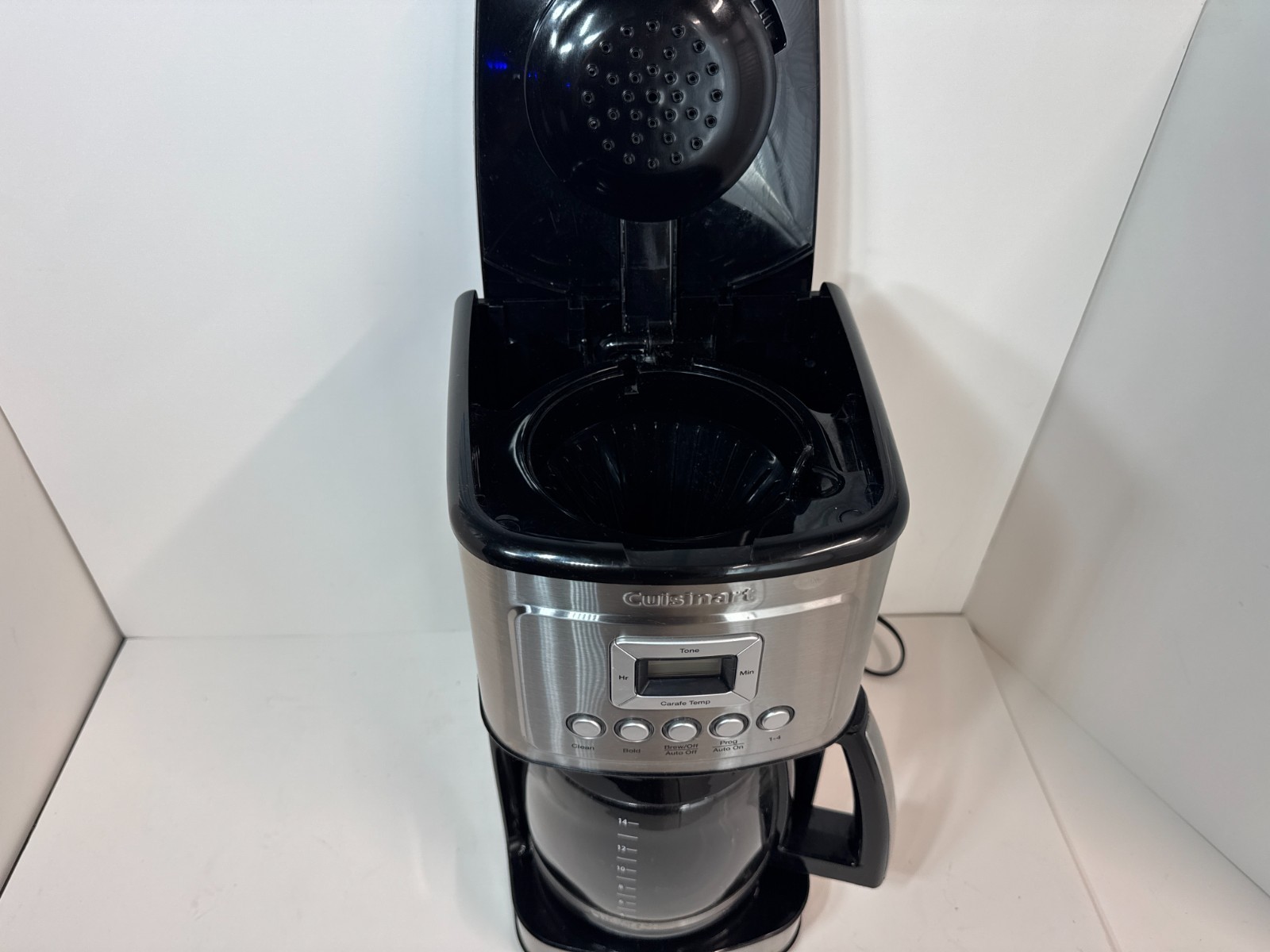 Cuisinart DCC-3200P1 PerfecTemp Programmable Coffee Maker