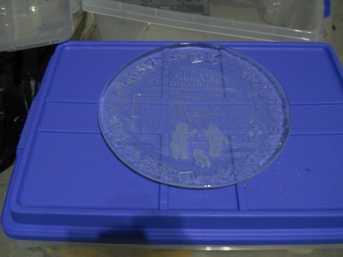 Vintage L.E. Plato redondo Smith Crystal Buffet 13" para anfitriona - escena Toy Village - Imagen 9 de 11