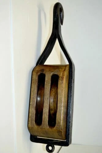 Objets nautiques de collection poulies en bois