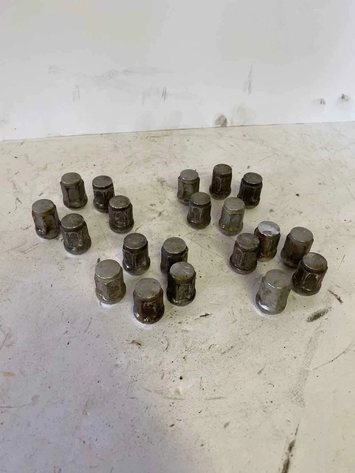 Rueda tuercas GMC PICKUP 1500 95 96 97 98 99 Foto 3 de 3