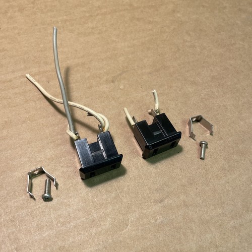 Kenwood KR-6600 Receiver Parts: 2 (pair) Unswitched Power Outlets (Total 200W)