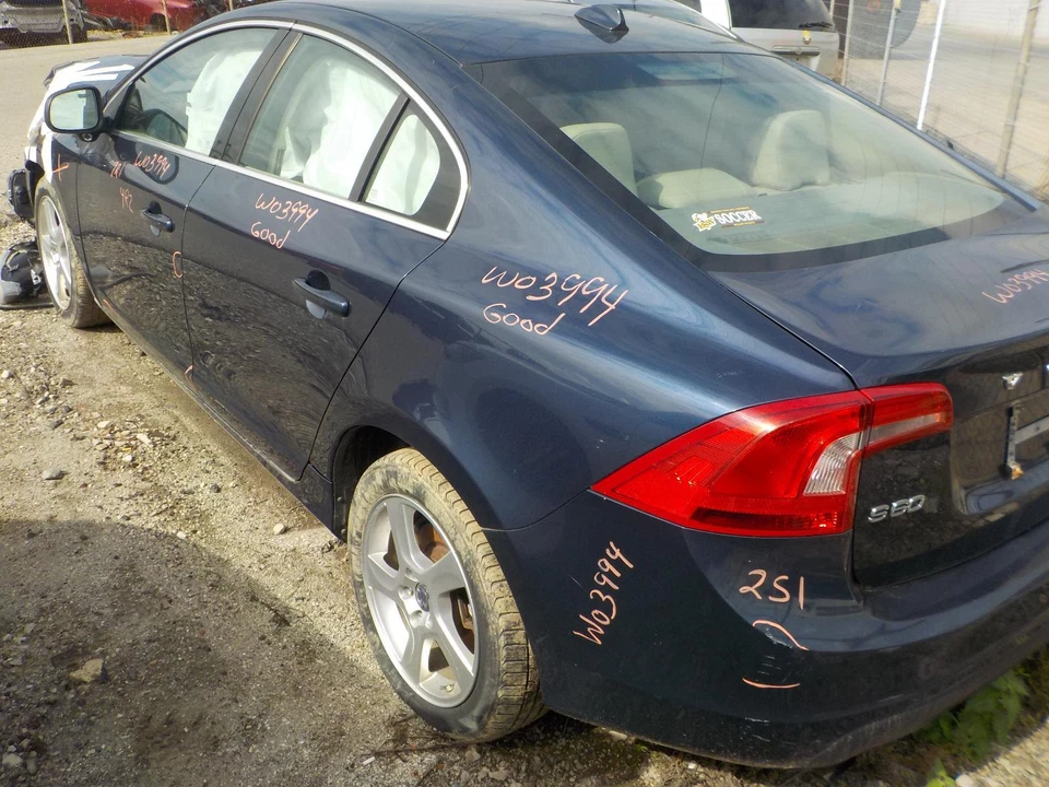 Used Front Right Seat Front fits: 2012 Volvo 60 SERIES S60 bucket air bag leathe - Imagem 3 de 4