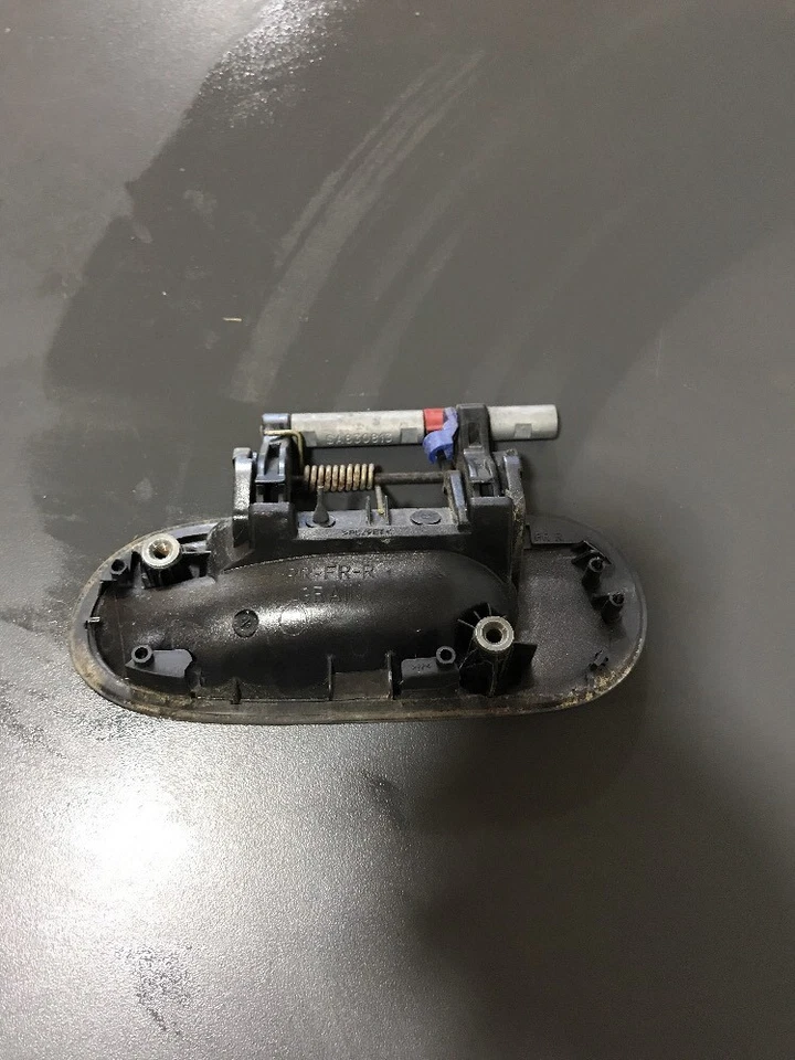 Nissan Almera Tino 2002-2007 año Rhd puerta delantera derecha exterior manija puerta negro Foto 3 de 4