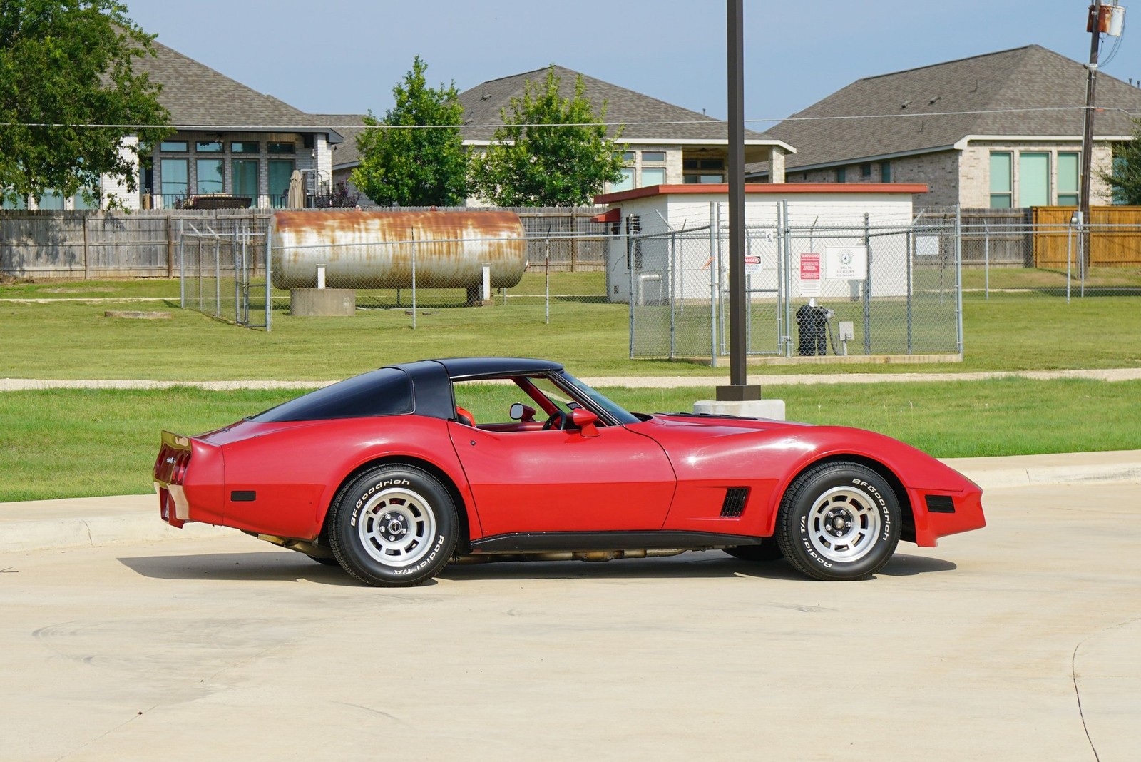 1981 Red Chevrolet Corvette   | C3 Corvette Photo 5