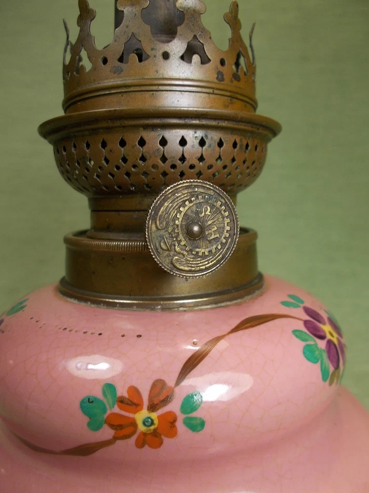 Ancienne Lampe à Petrole - Pour Suspension - Céramique Rose à Décor Floral - Photo 4/4
