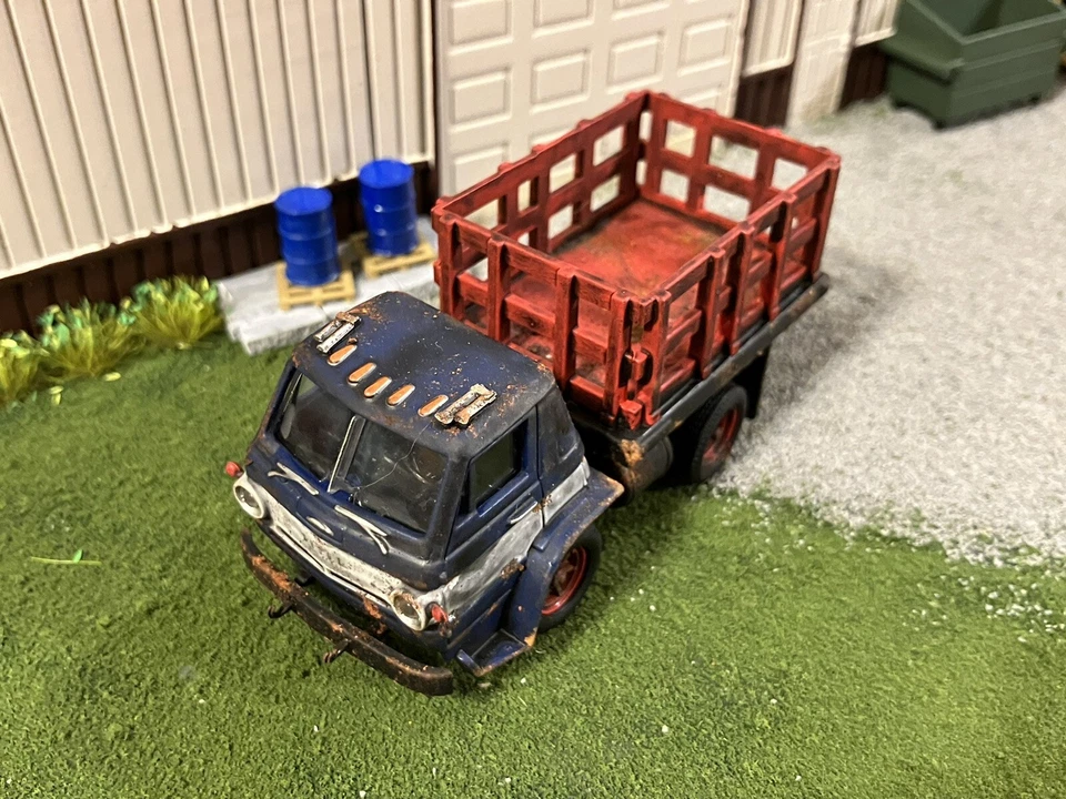 1966 Dodge L600 Rusty Weathered 1/64 Custom Diecast Barn Find Stake Bed Truck M2 - Image 2 of 4