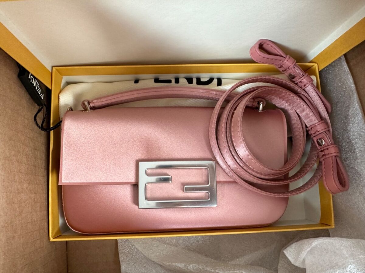 Fendi Baguette Phone Pouch Pink. Top Handle/Crossbody (**NEW Fendi Baguette Phone Pouch Pink. Top Handle/Crossbody (**NEW
