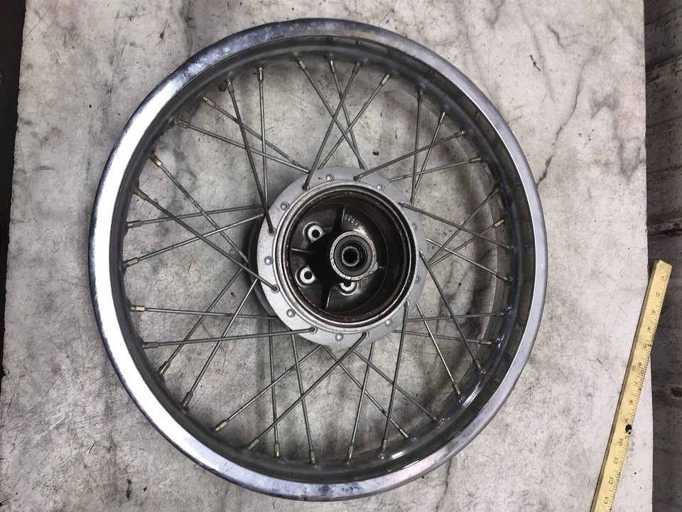 83 Yamaha RX 50 RX50 roda traseira reta - Imagem 3 de 4