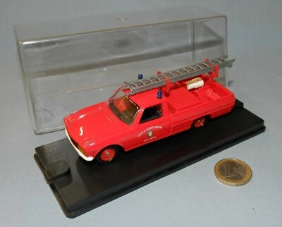 Verem Collection Passion 1/43 réf 3007 : Peugeot 504 Pick-Up Pompiers St.Brieuc - Photo 1/4