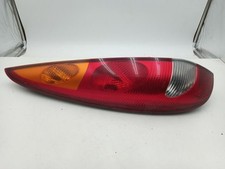 Feu arrière Nissan TINO