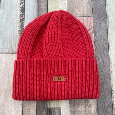Fred Perry Beanie Wintermütze rot 100% Lammwolle Fischer Leder Logo
