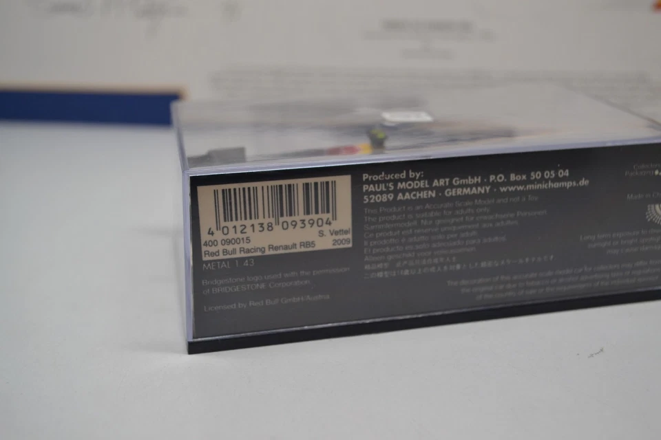 MINICHAMPS /F1 2009 REDBULL RACING RB5 - SEBASTIAN VETTEL - 1/43 SCALE MODEL CAR - Image 3 of 4